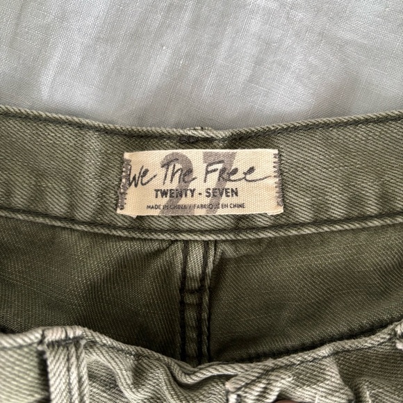 FREE PEOPLE CUTOFF JEAN SHORTS - Picture 3 of 3